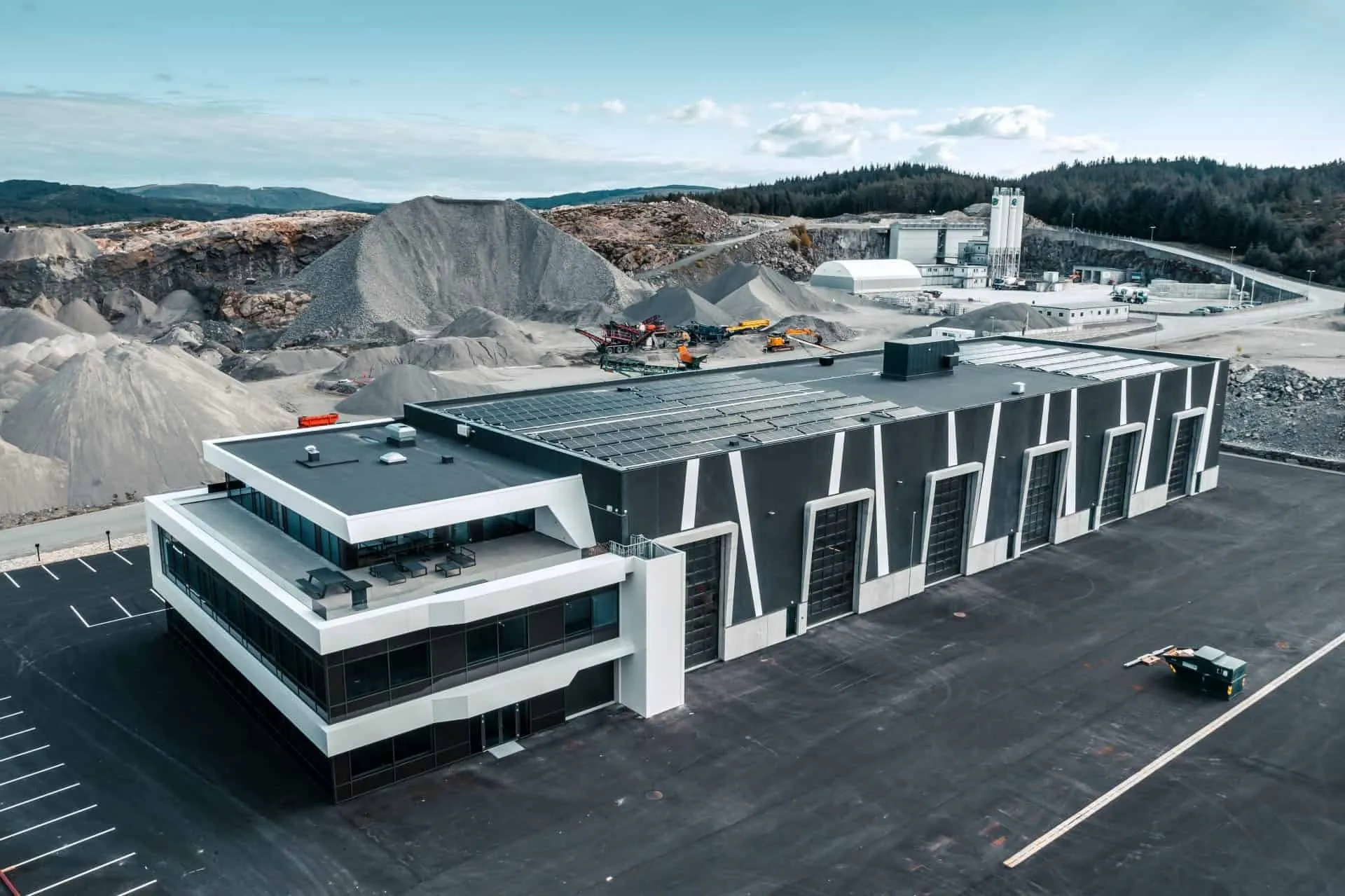 Ølen Betong — Combination buildings